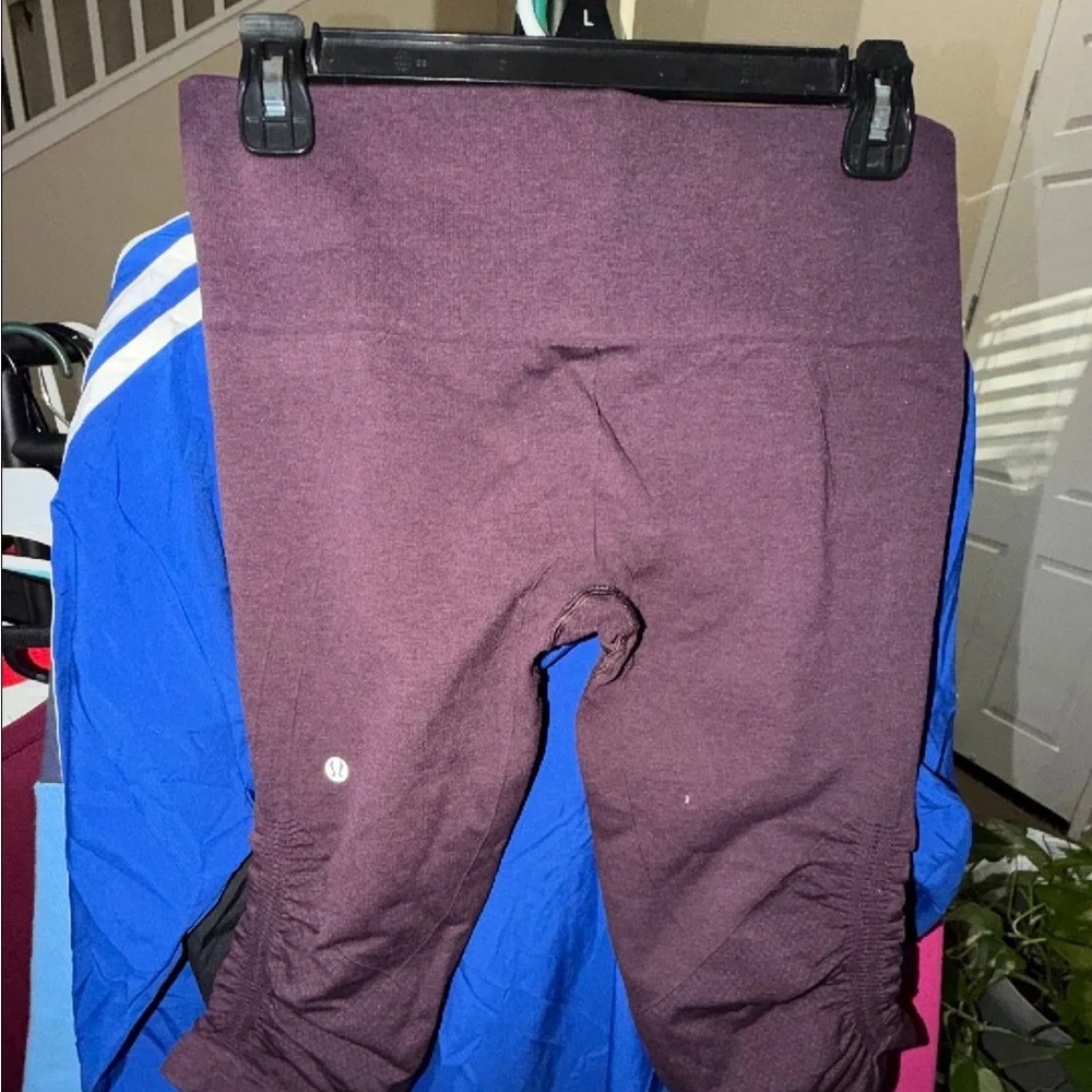 Lululemon Purple cropped Leggings size 8